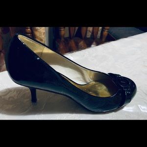 Gorgeous Michael size 8 M